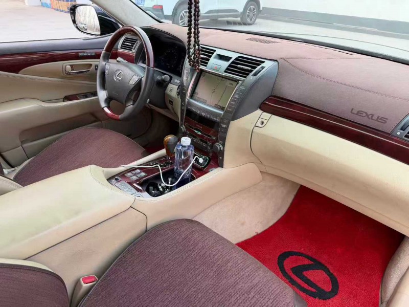 唐山10年雷克萨斯LS5