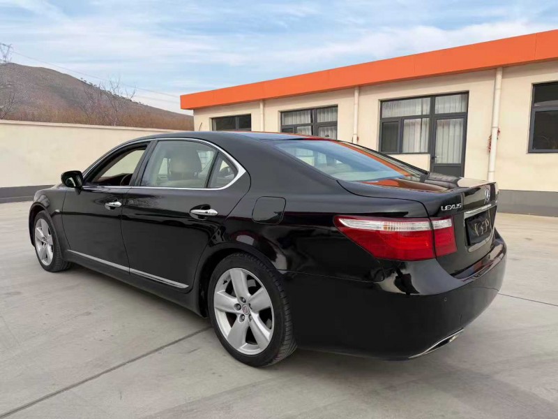 唐山10年雷克萨斯LS9