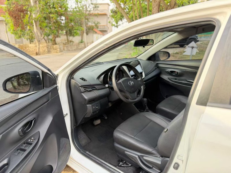 湛江20年丰田YARiS L 致炫7