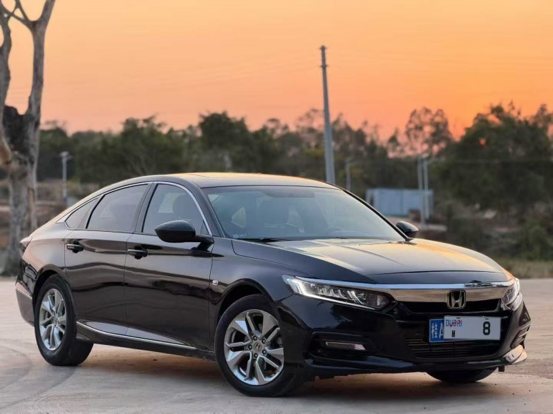 湛江18年本田雅阁1