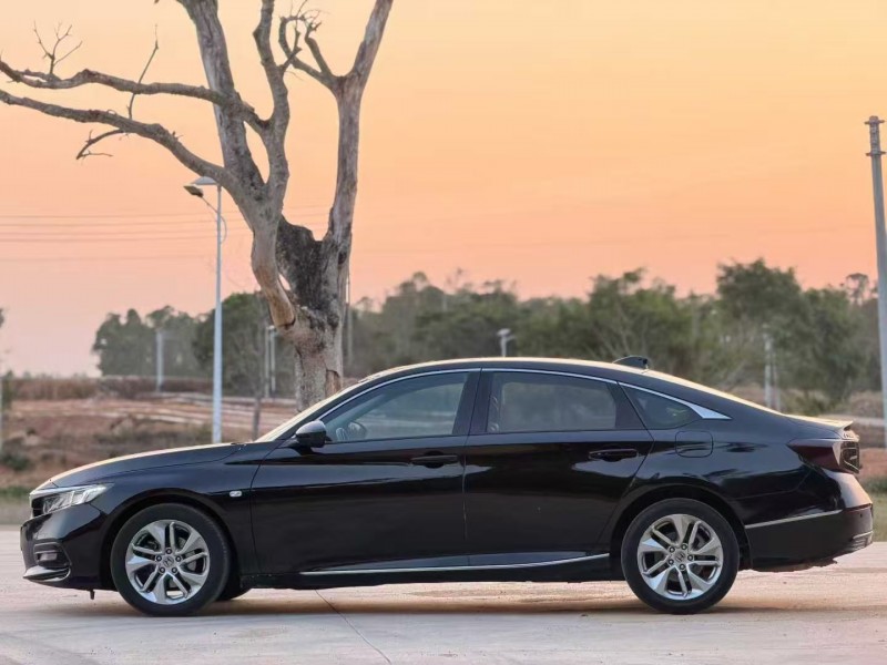 湛江18年本田雅阁4