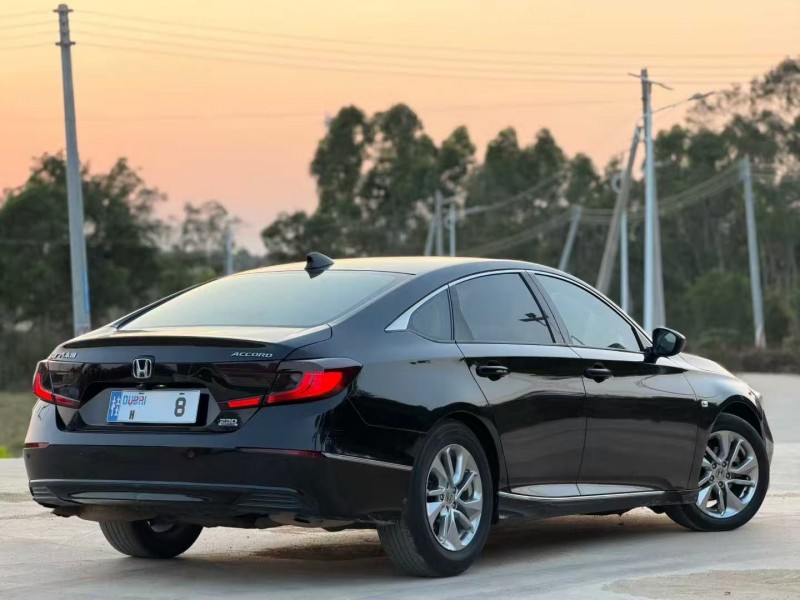 湛江18年本田雅阁7