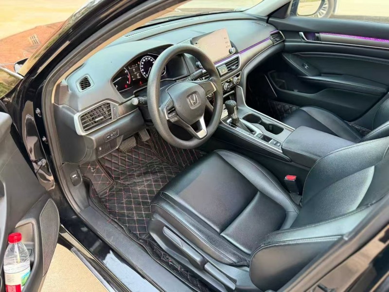 湛江18年本田雅阁8