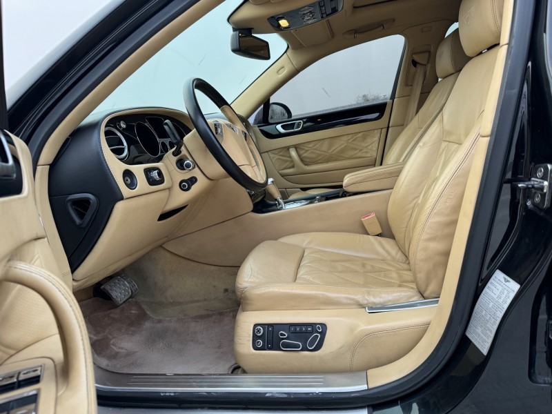 新乡12年宾利飞驰4