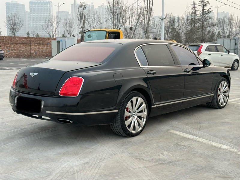 新乡12年宾利飞驰9