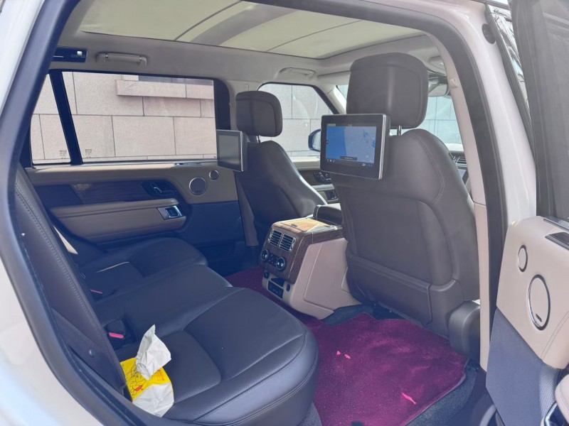 新乡19年路虎揽胜行政8