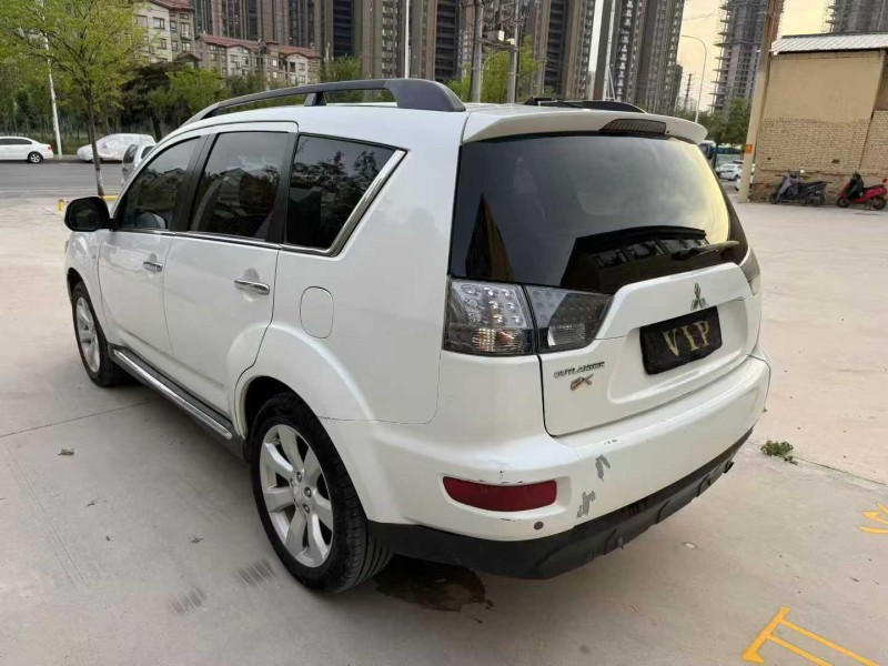 平顶山12年三菱欧蓝德8