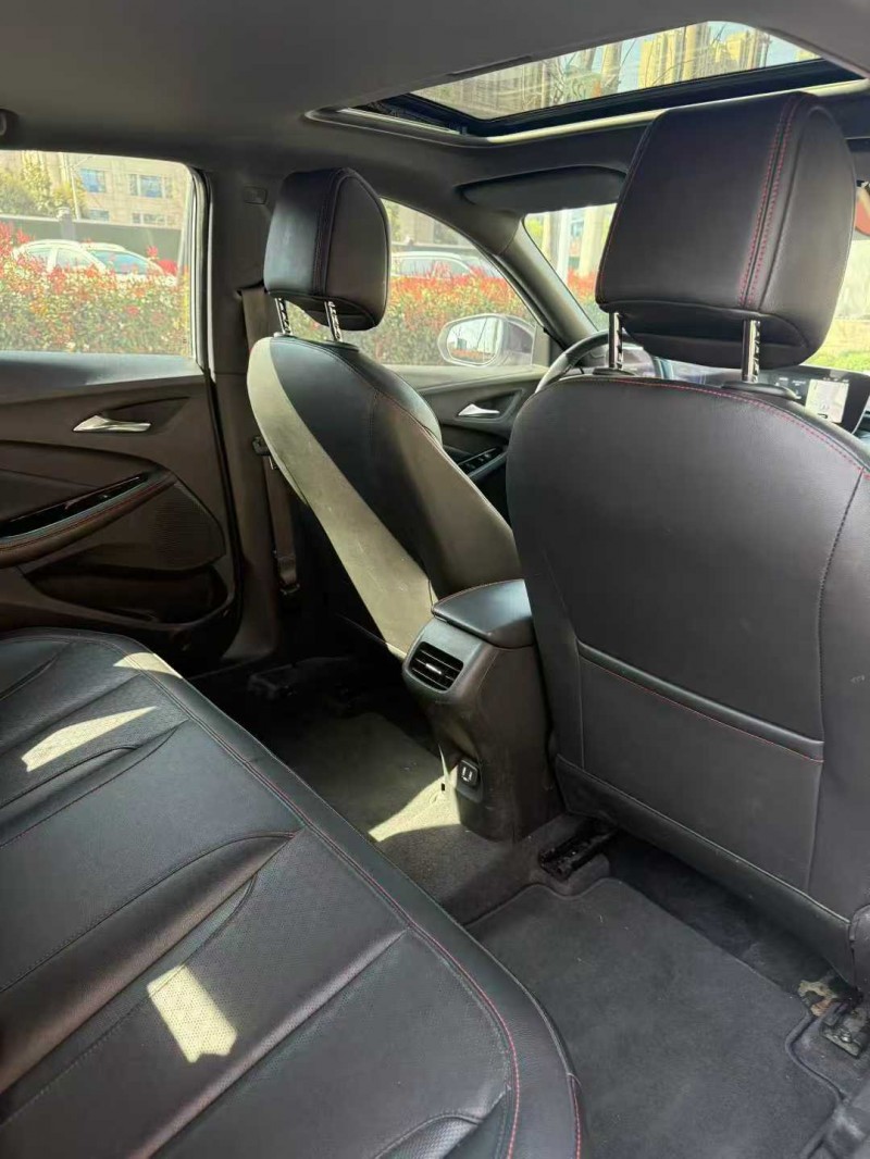 襄阳22年别克威朗6