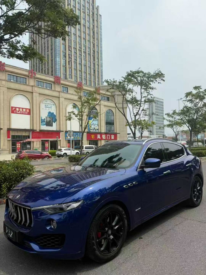 襄阳19年玛莎拉蒂Levante2