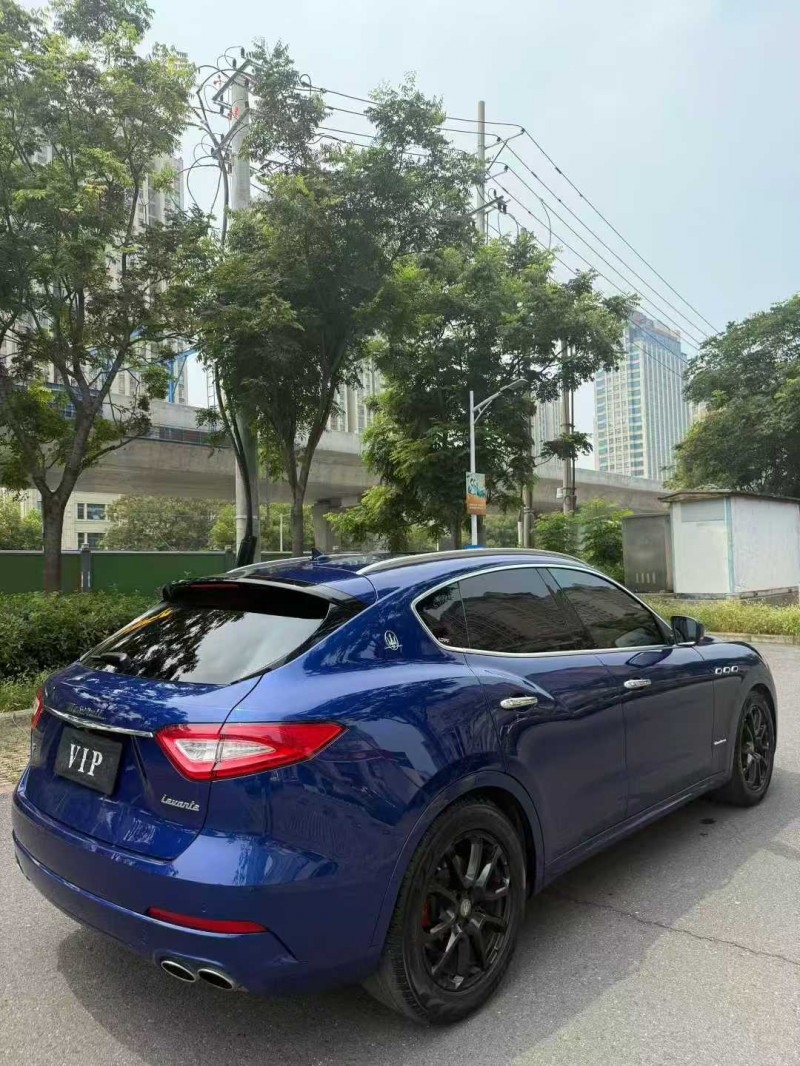 襄阳19年玛莎拉蒂Levante5