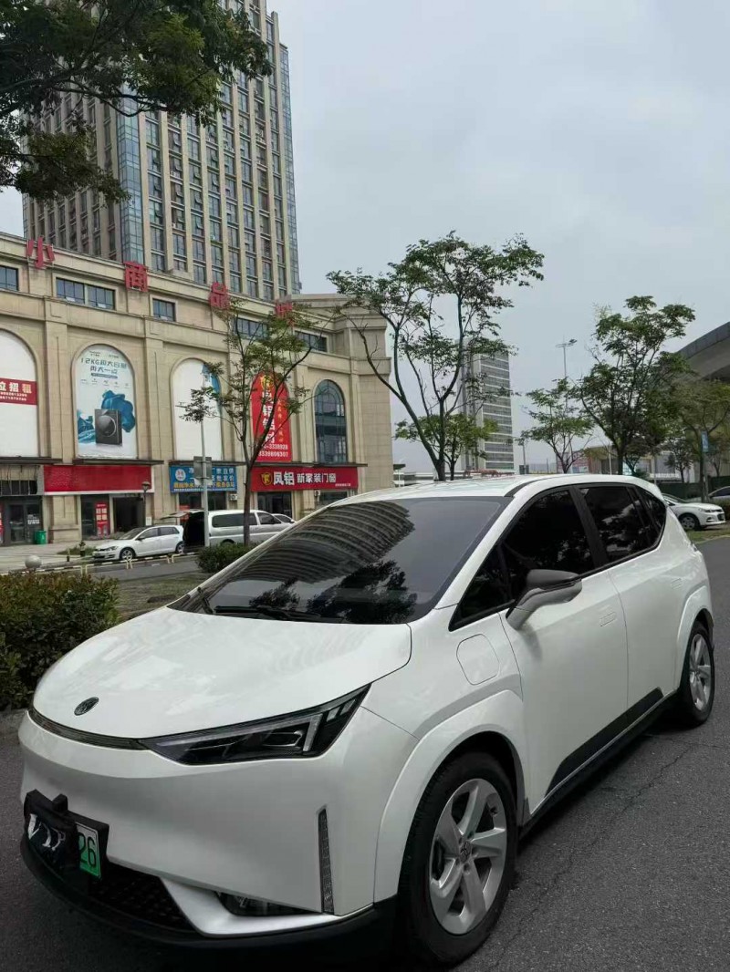 襄阳25年合创汽车Z032