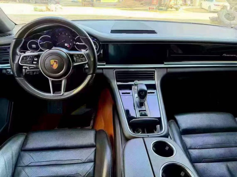 南宁20年保时捷帕拉梅拉5