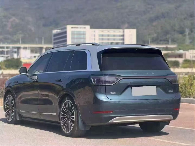 广州24年华为智选问界8