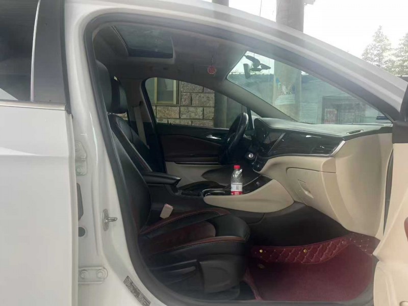 徐州17年别克威朗8