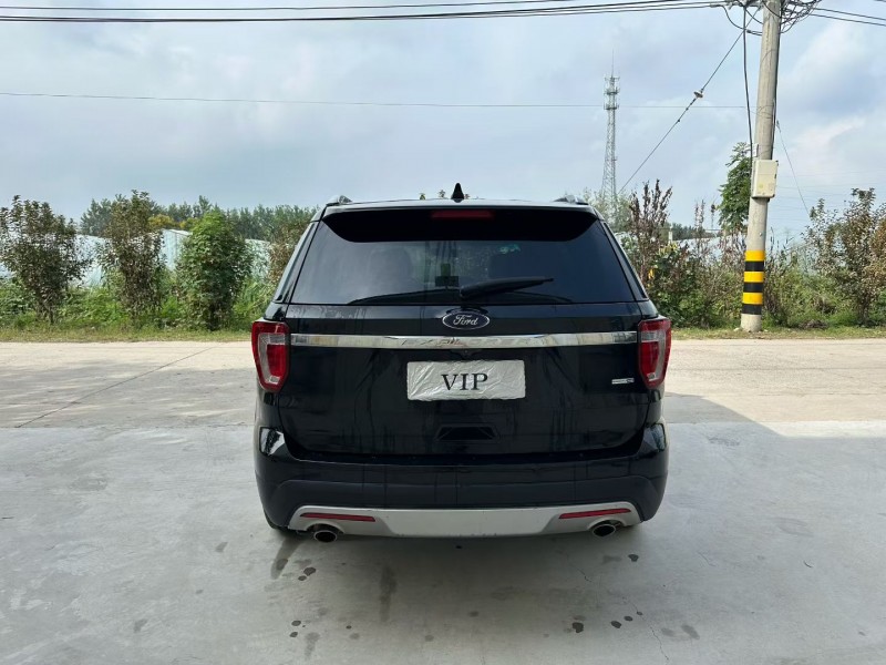 徐州17年福特探险者8