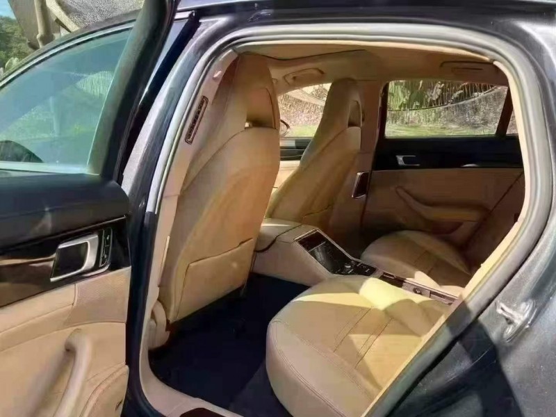 深圳17年保时捷帕拉梅拉5