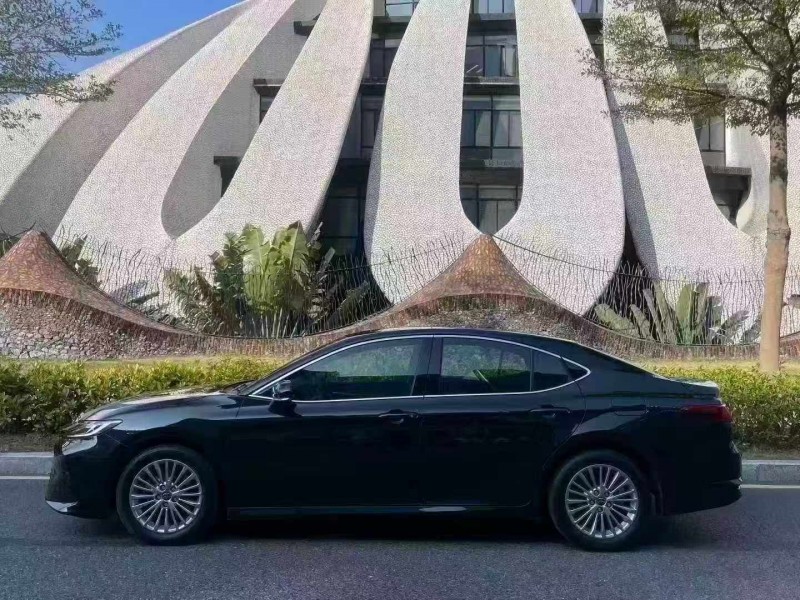 深圳25年丰田凯美瑞8