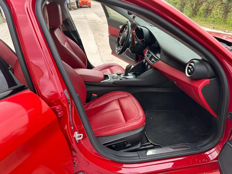 徐州20年阿尔法·罗密欧Giulia7