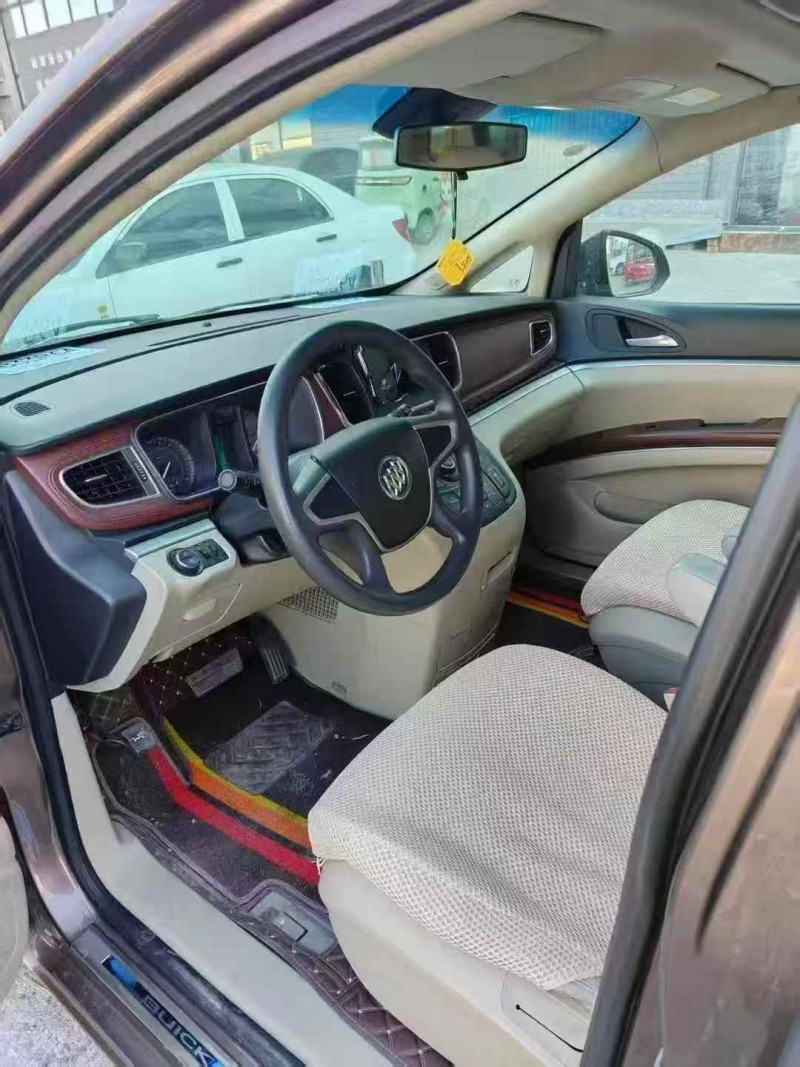 东营16年别克GL86