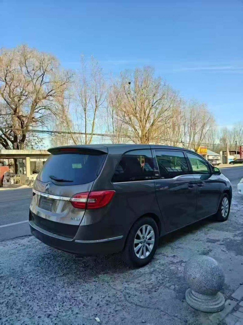 东营16年别克GL88