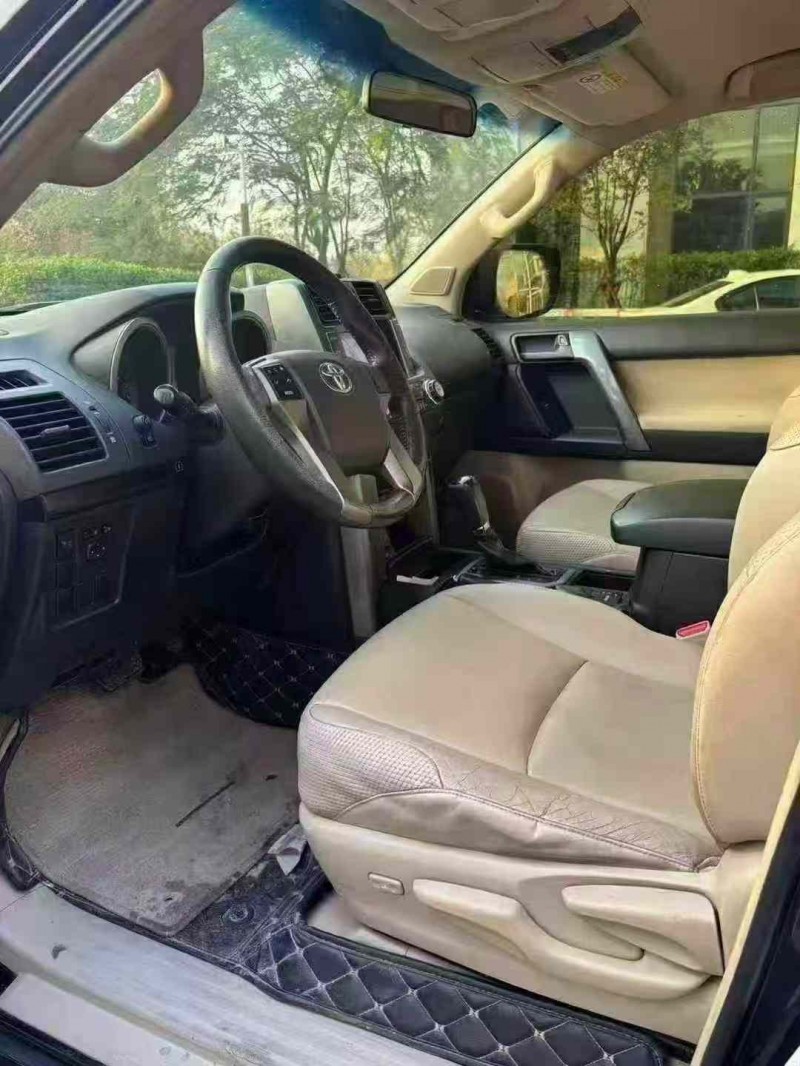 广州12年丰田普拉多9