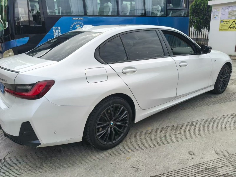 昆明24年宝马3系3