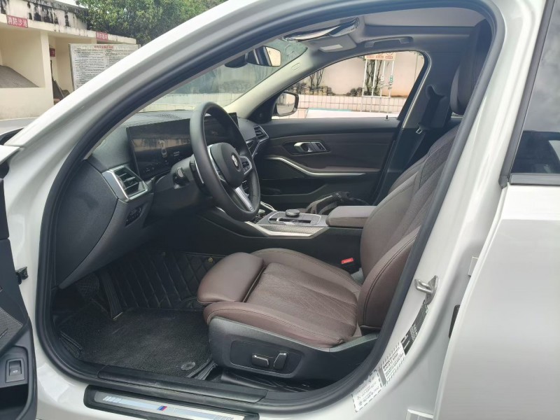 昆明24年宝马3系5