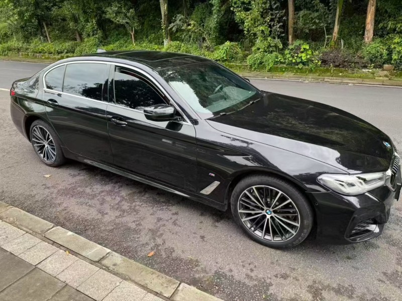 昆明22年宝马5系2