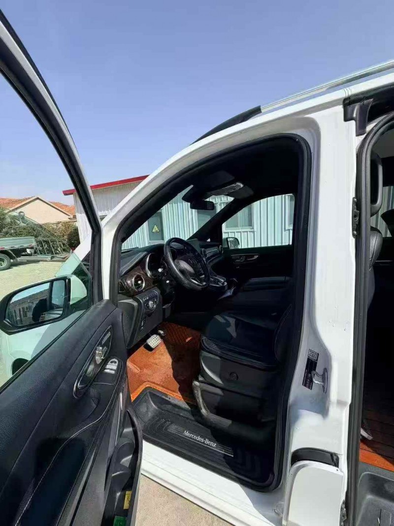 枣庄18年奔驰威霆3