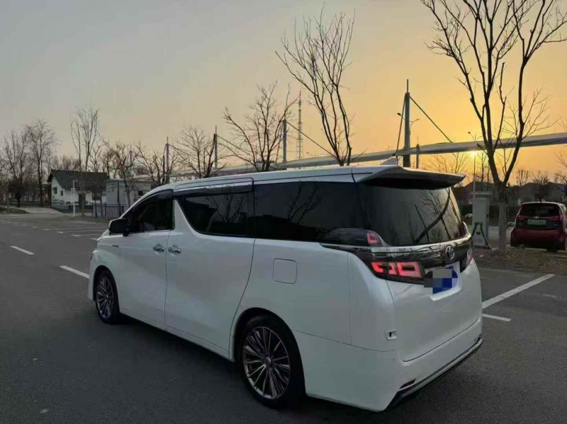 青岛19年丰田威尔法8