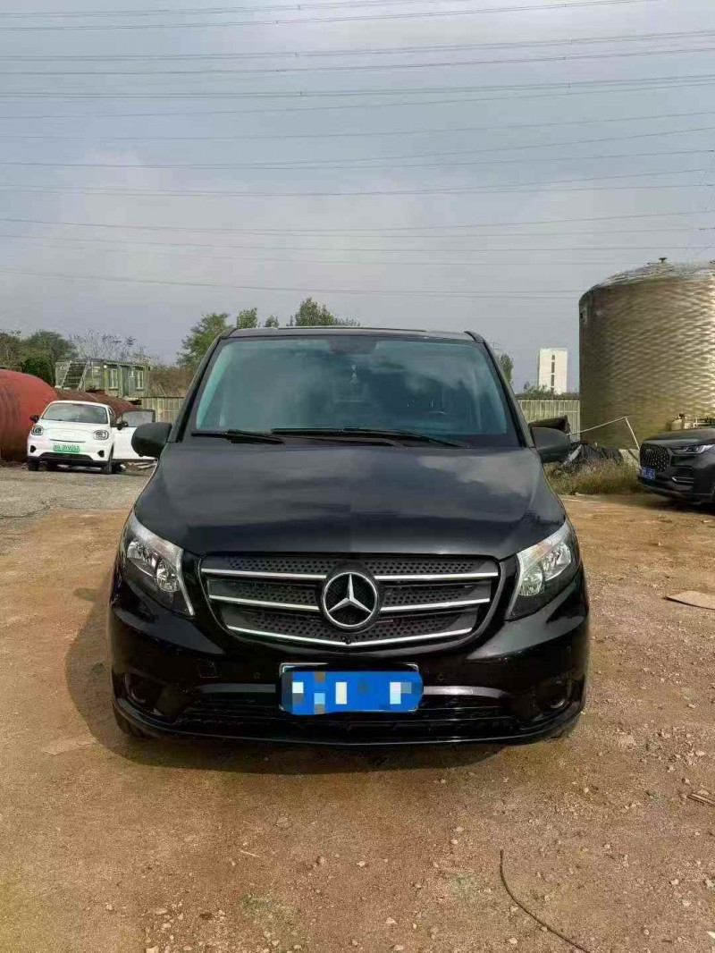 枣庄18年奔驰威霆1