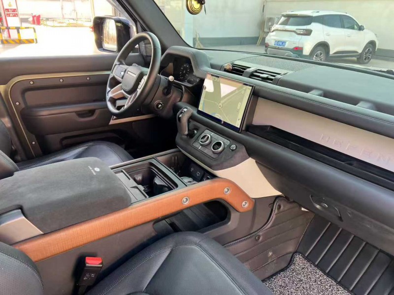 唐山23年路虎卫士5