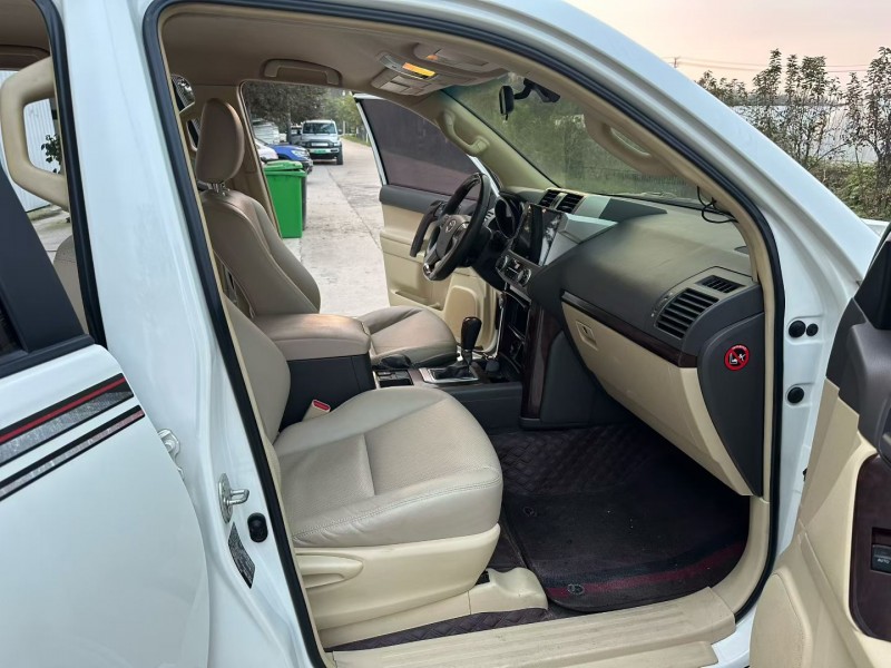 徐州17年丰田普拉多8