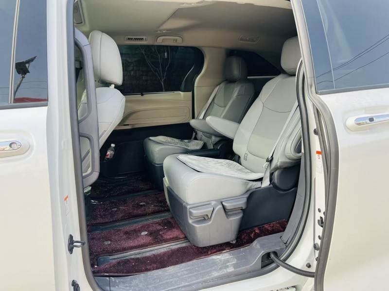 烟台25年丰田格瑞维亚8