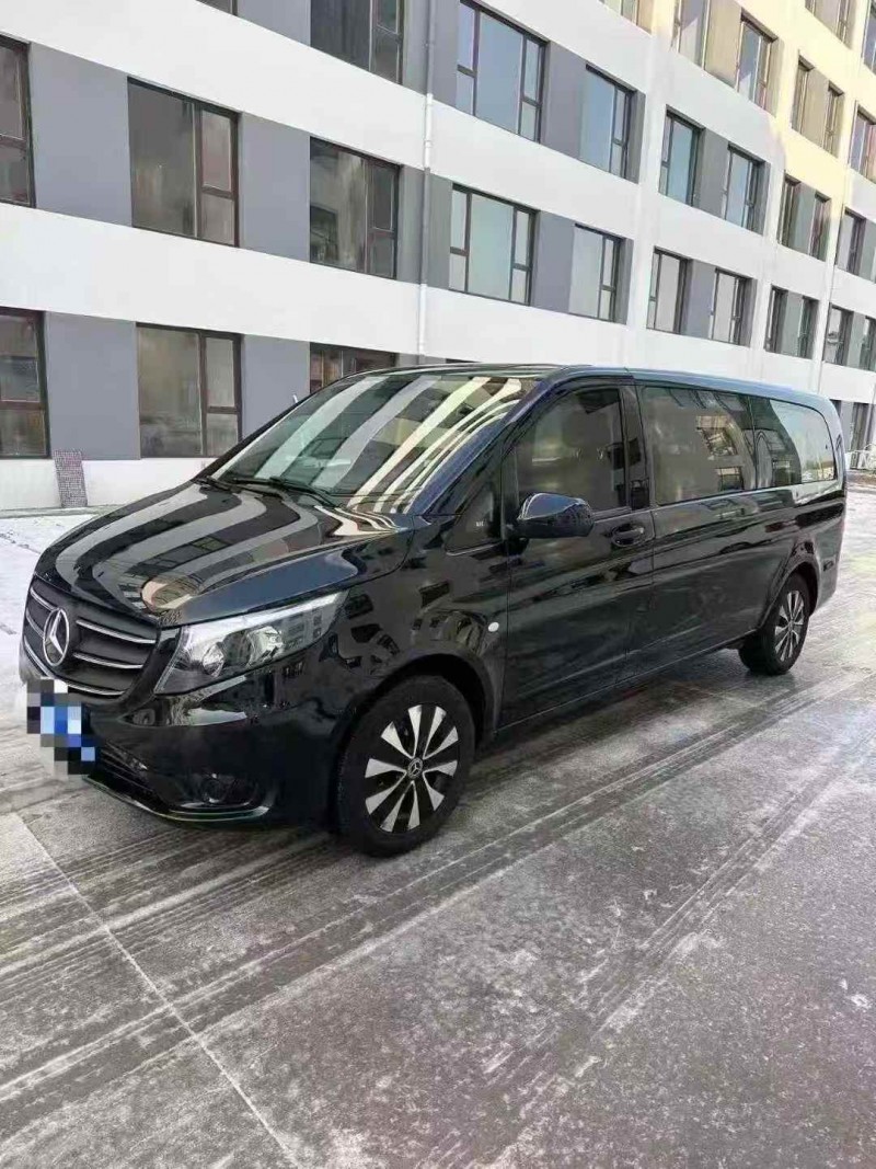 济宁22年奔驰威霆2