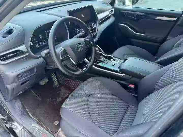 济宁24年丰田汉兰达4