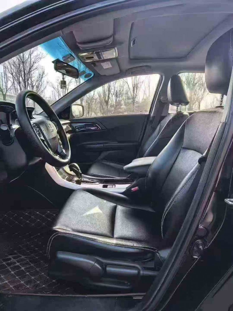 天津17年本田雅阁5