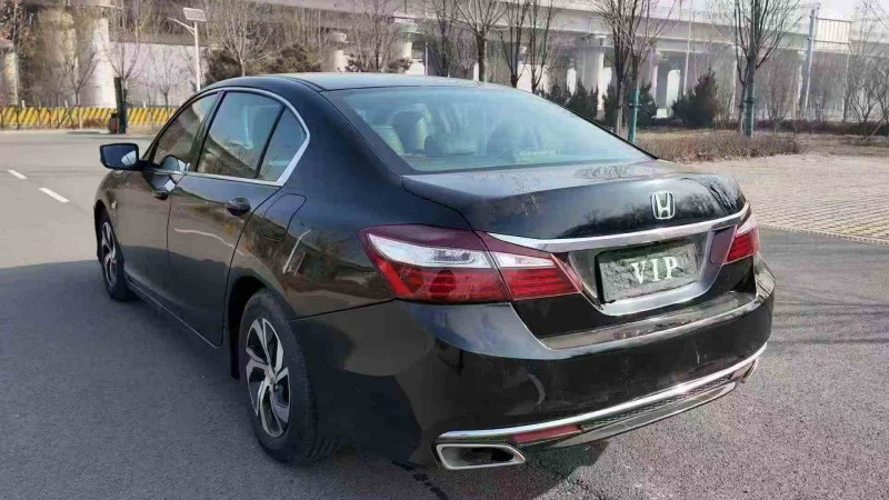 天津17年本田雅阁7