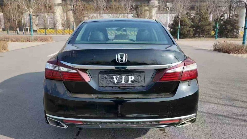 天津17年本田雅阁9