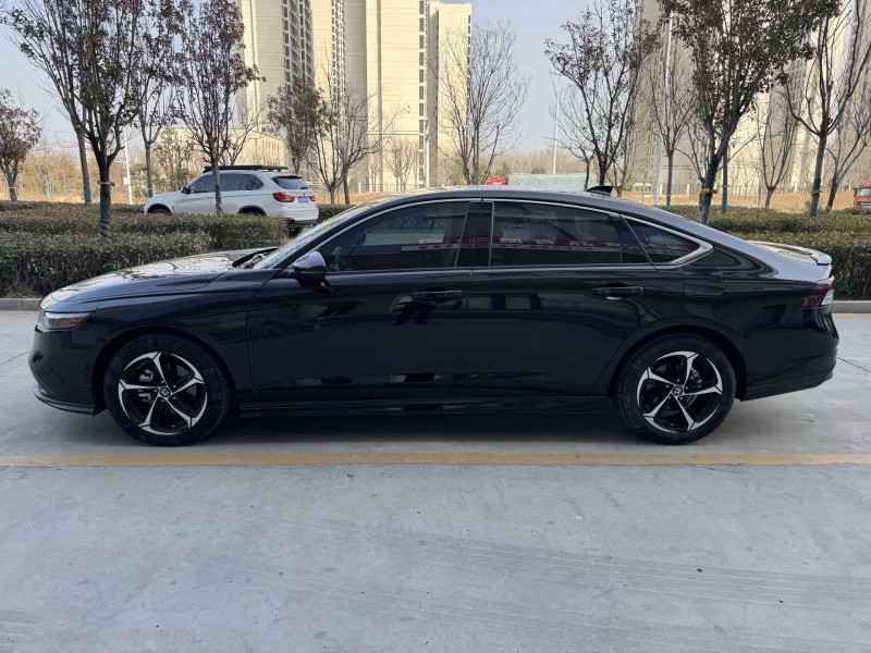 济宁23年本田雅阁8