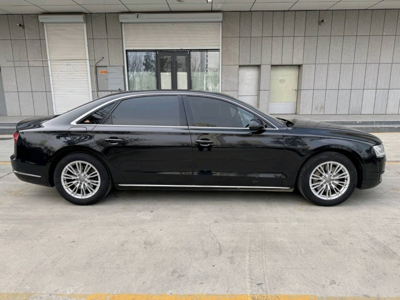 济宁15年奥迪A8L7