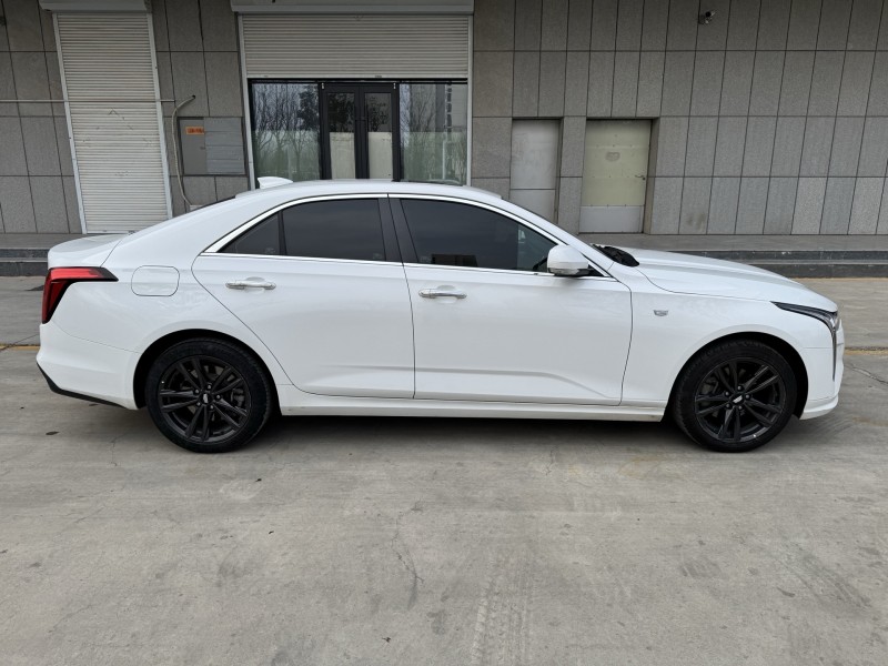 济宁21年凯迪拉克CT45