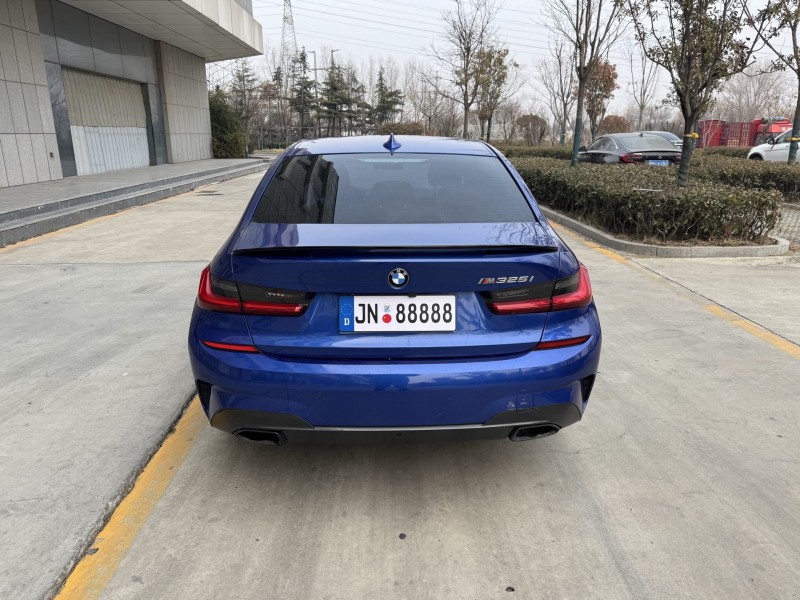 济宁21年宝马3系9