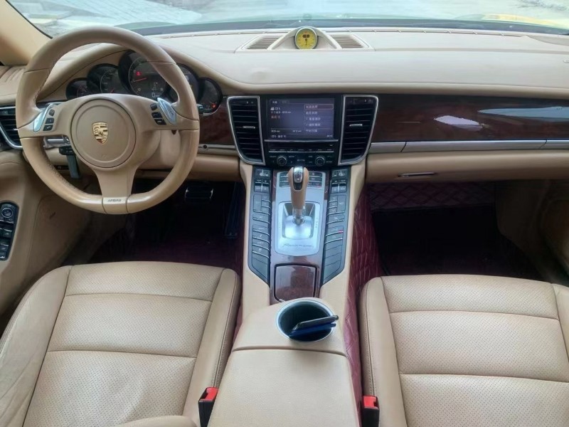 临沂12年保时捷帕拉梅拉4