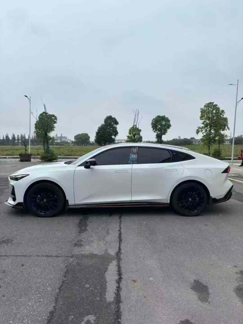 襄阳23年长安汽车UNI5