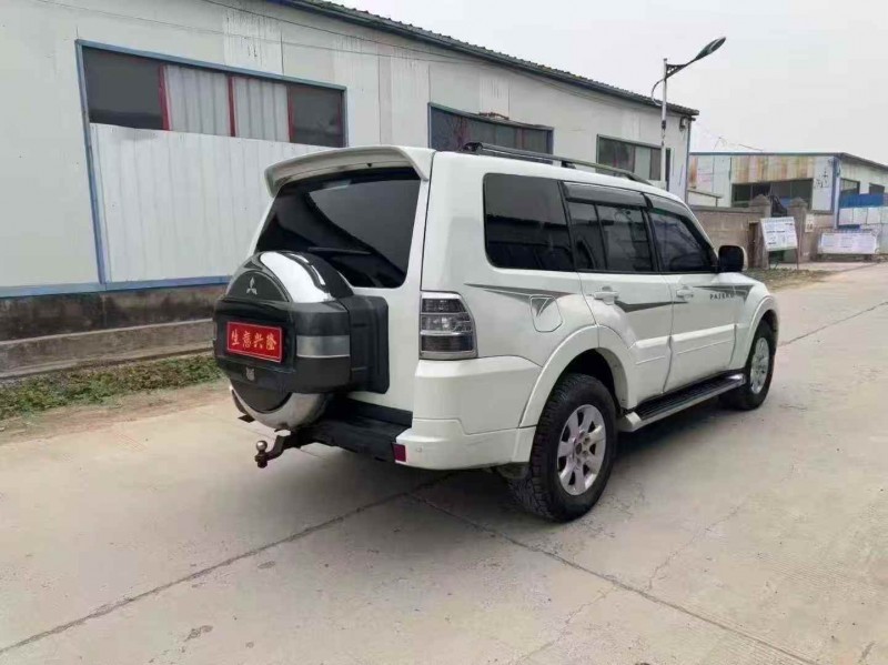 郑州19年三菱帕杰罗4