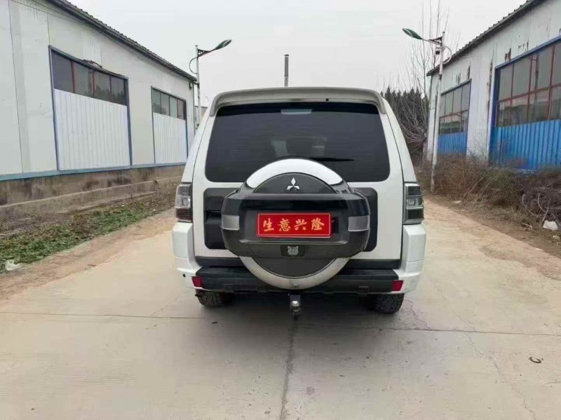 郑州19年三菱帕杰罗7