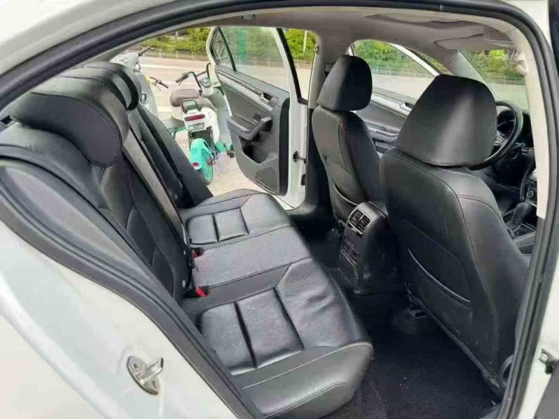 佛山19年大众速腾6