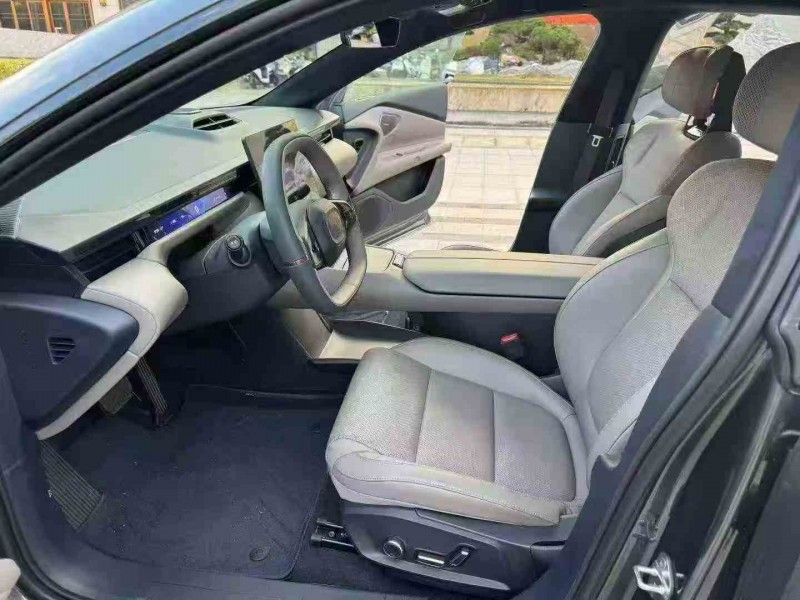 珠海25年领克Z104