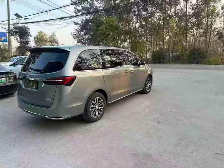 徐州23年别克GL88